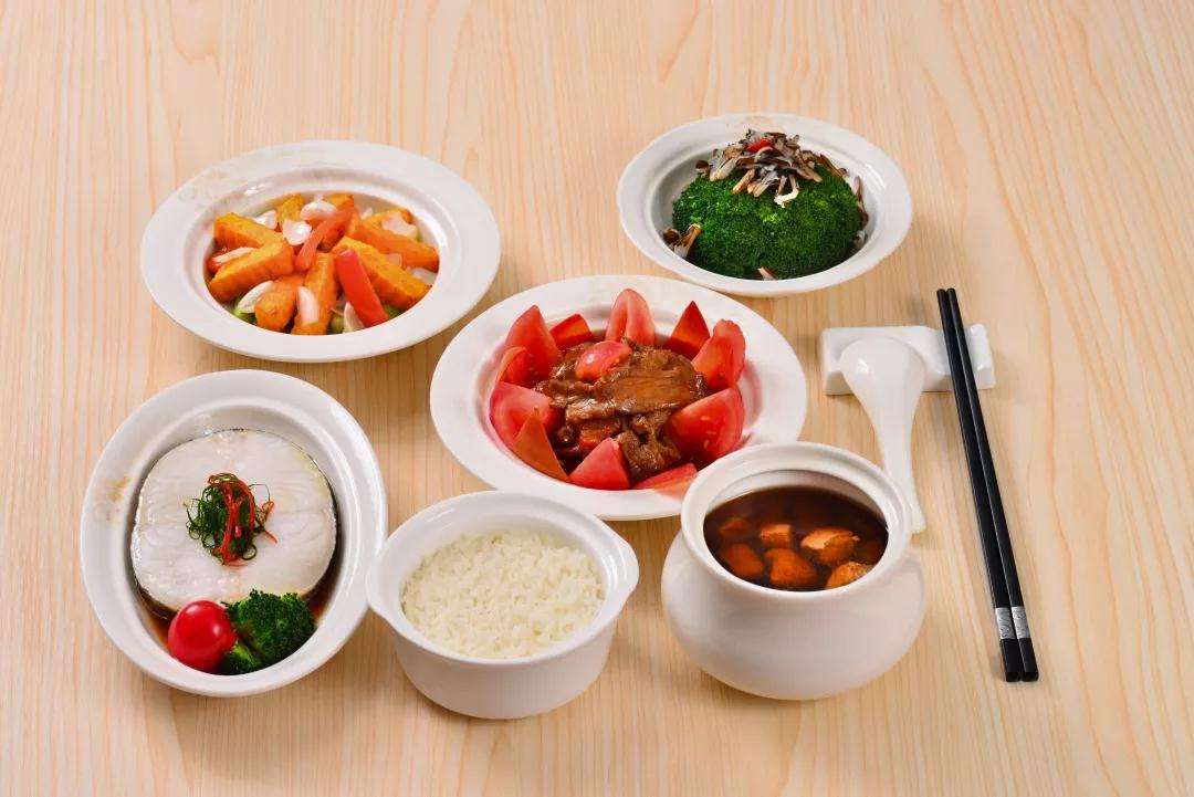 产妇能吃什么饭(产妇坐月子可以吃什么饭)