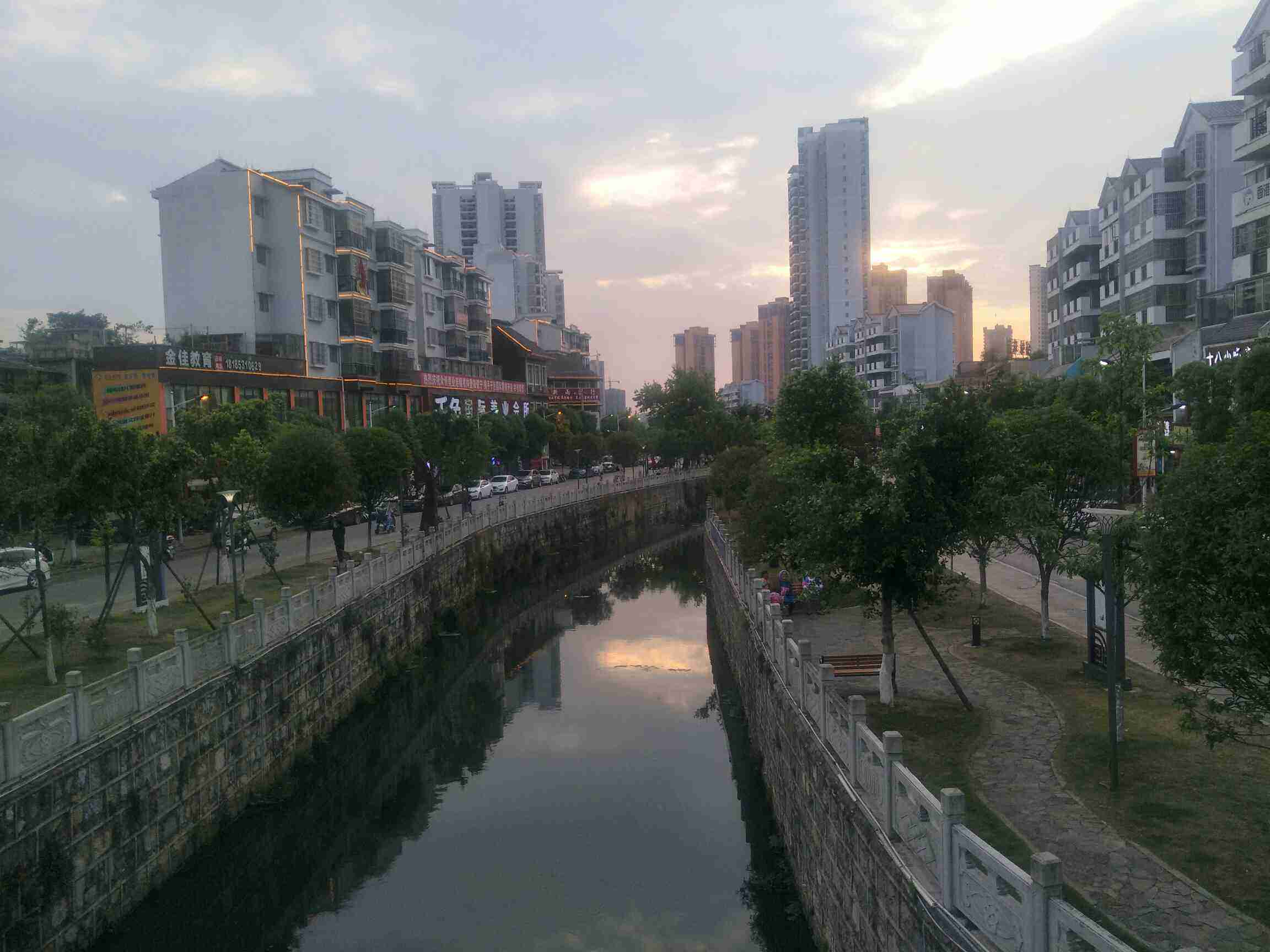 镇宁是哪里(镇宁县在哪个市)